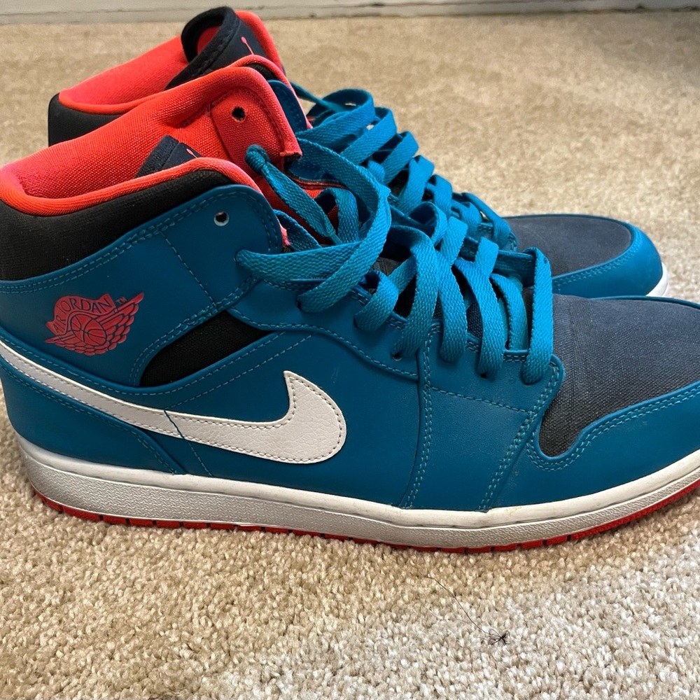 Jordan Men's Teal and Coral Sneakers
